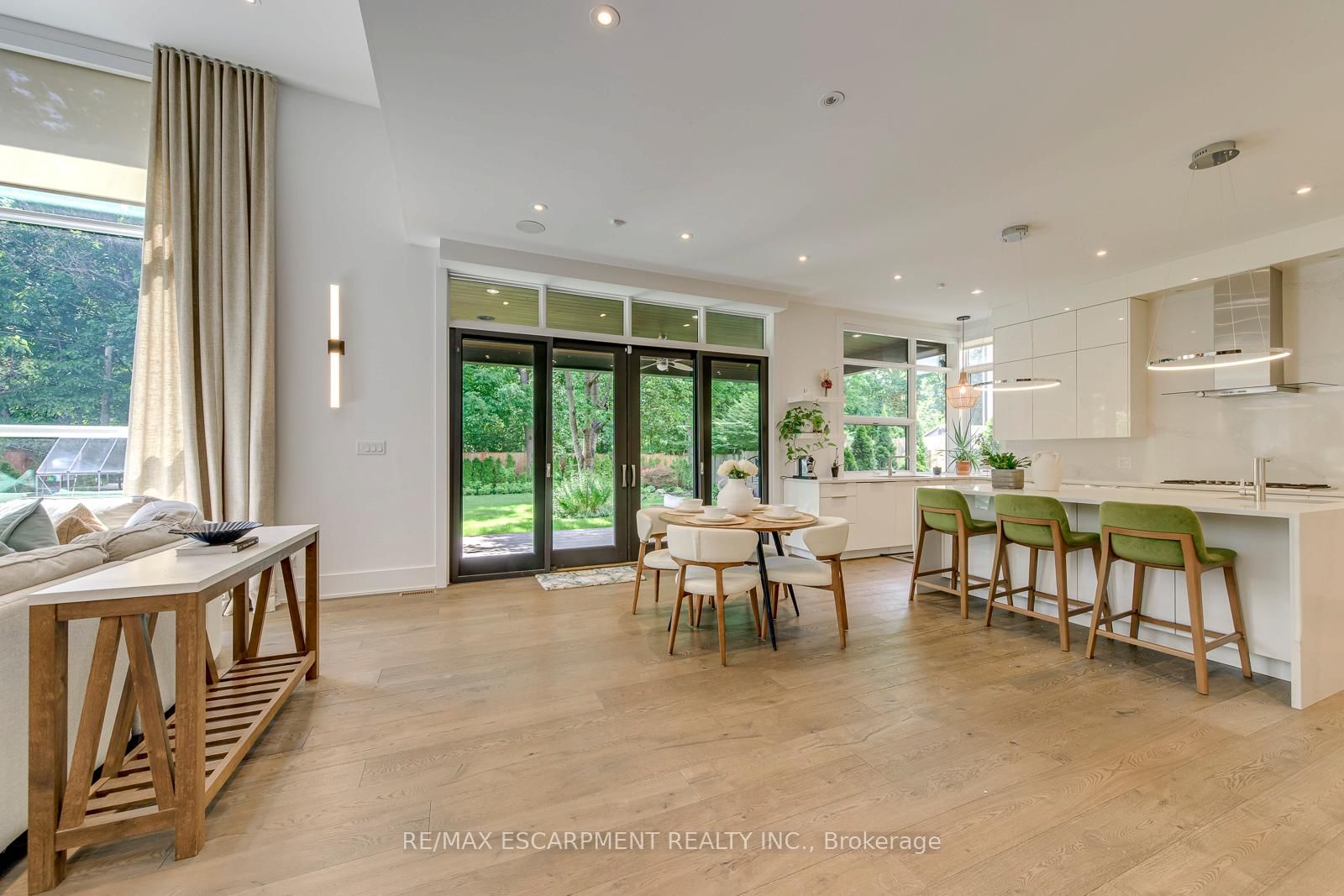2104 DEVON Road • Oakville, ON photo 8