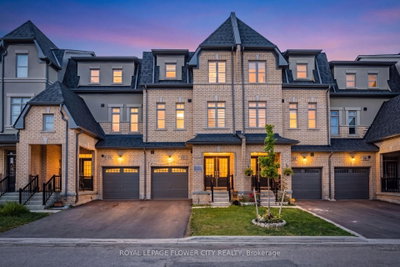 5-bed Townhouse · 62 Foxsparrow Rd