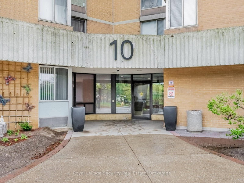 1702 - 10 Martha Eaton Way