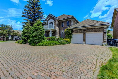 4-bed Detached House · 5037 Mississauga Rd