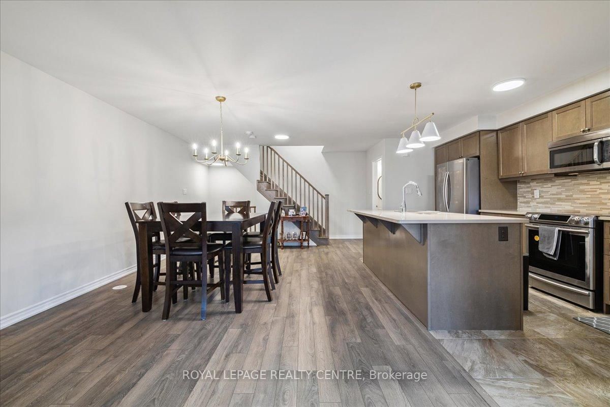 3087 Mistletoe Gardens • Oakville, ON photo 11