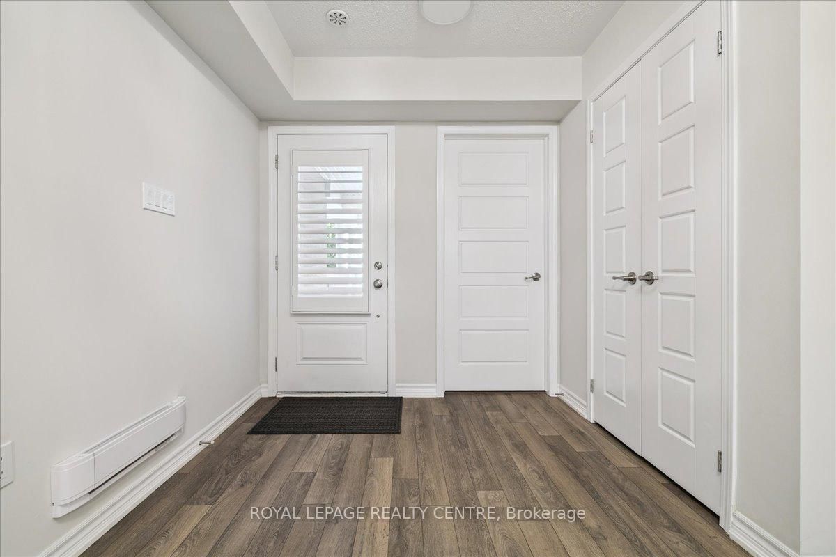 3087 Mistletoe Gardens • Oakville, ON photo 3