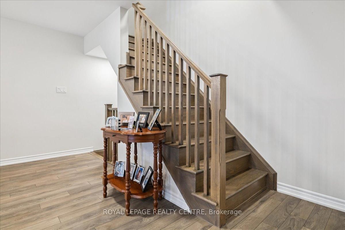 3087 Mistletoe Gardens • Oakville, ON photo 33