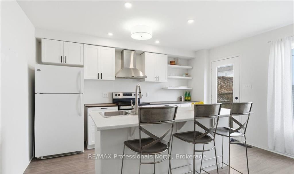 98 Roxton Road • Oakville, ON photo 10