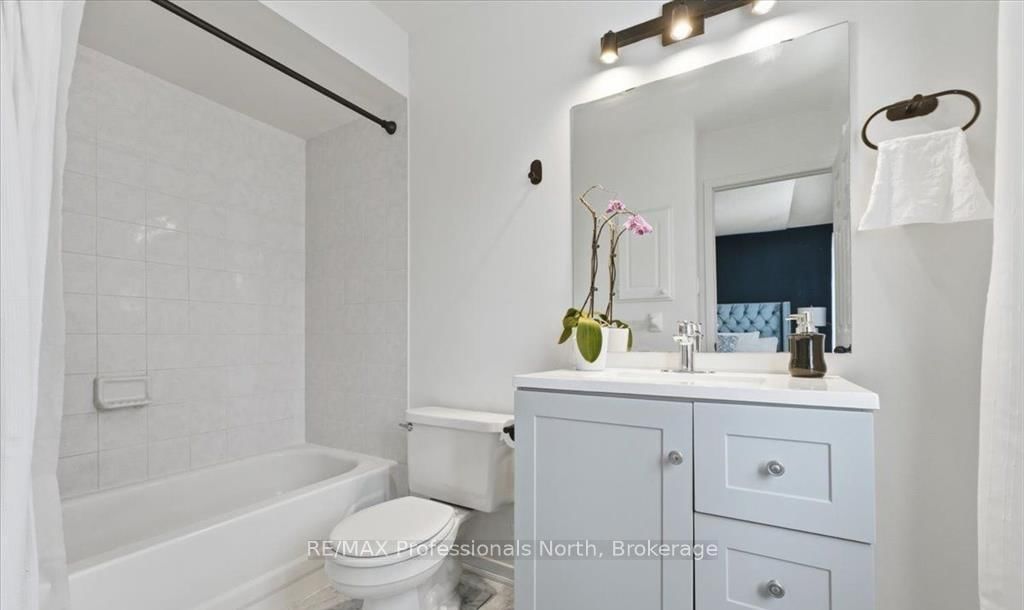 98 Roxton Road • Oakville, ON photo 15
