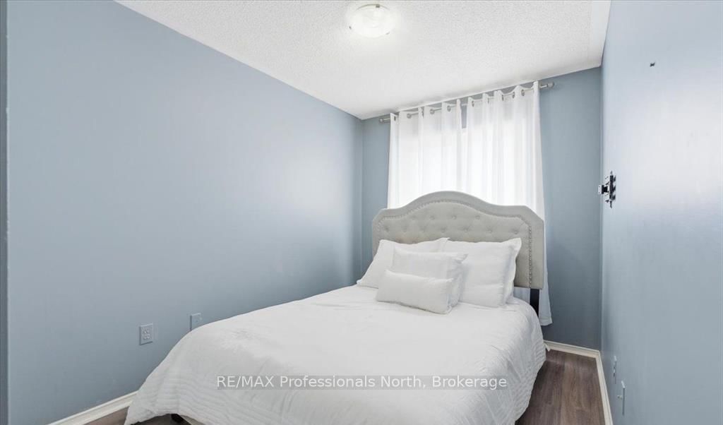 98 Roxton Road • Oakville, ON photo 17