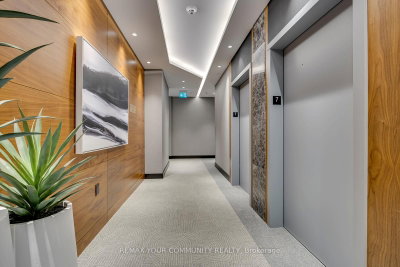 55 E Port Street • #702 • Mississauga, ON photo 3