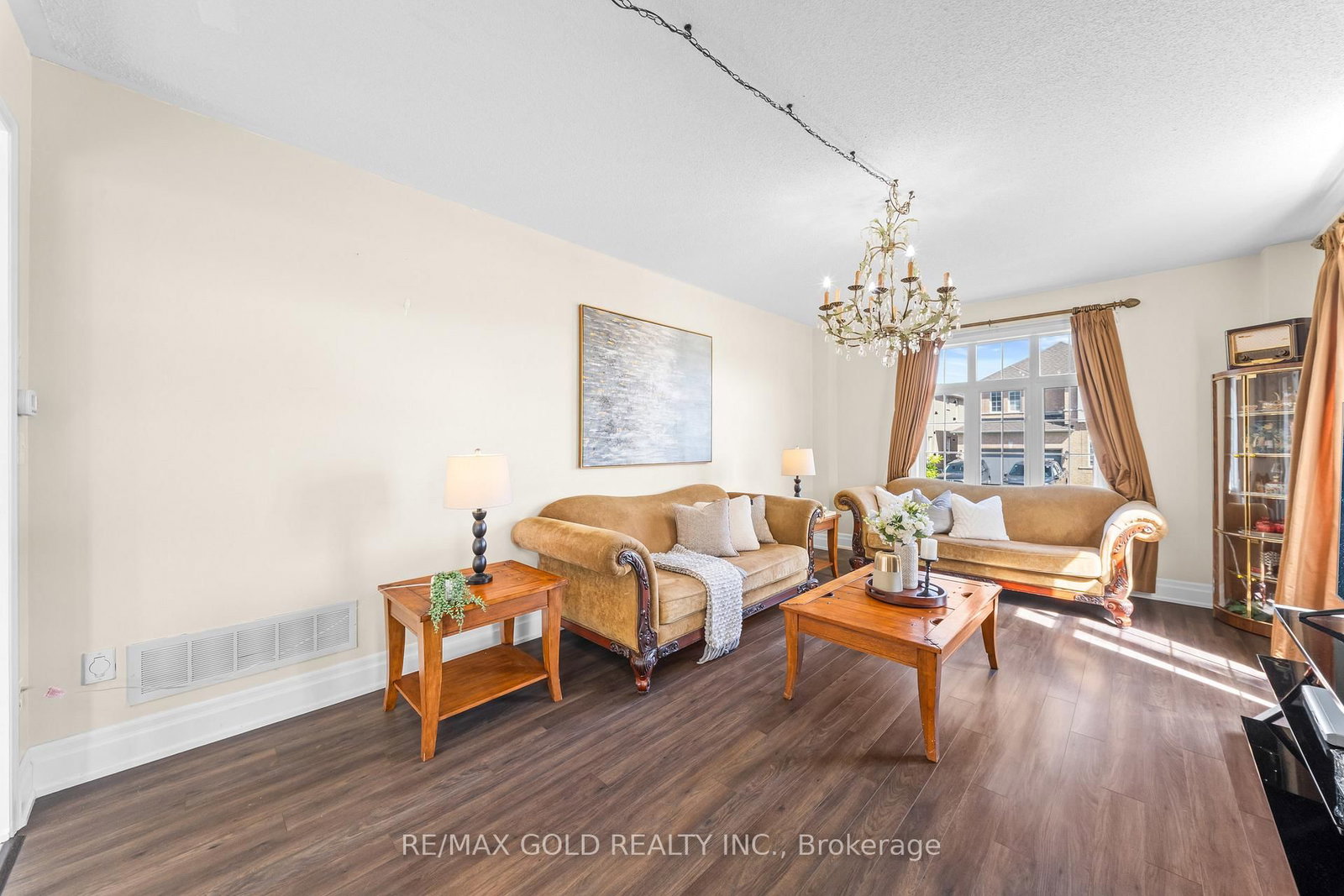 261 Mountainash Road • Brampton, ON photo 12