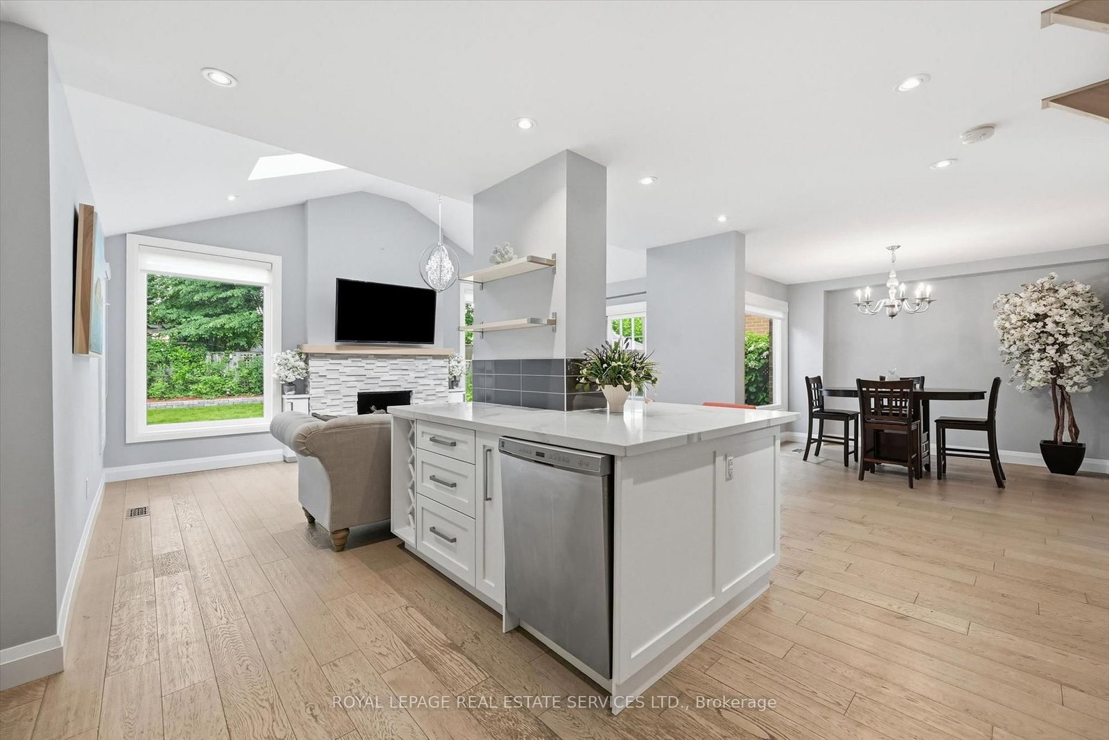 147 Speyside Drive • Oakville, ON photo 10