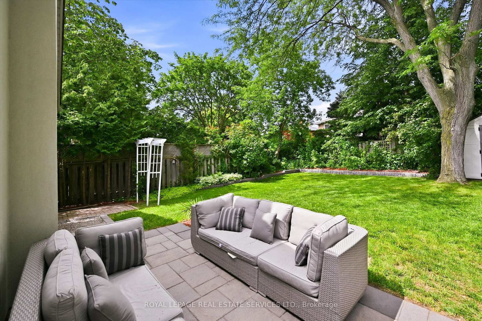 147 Speyside Drive • Oakville, ON photo 38