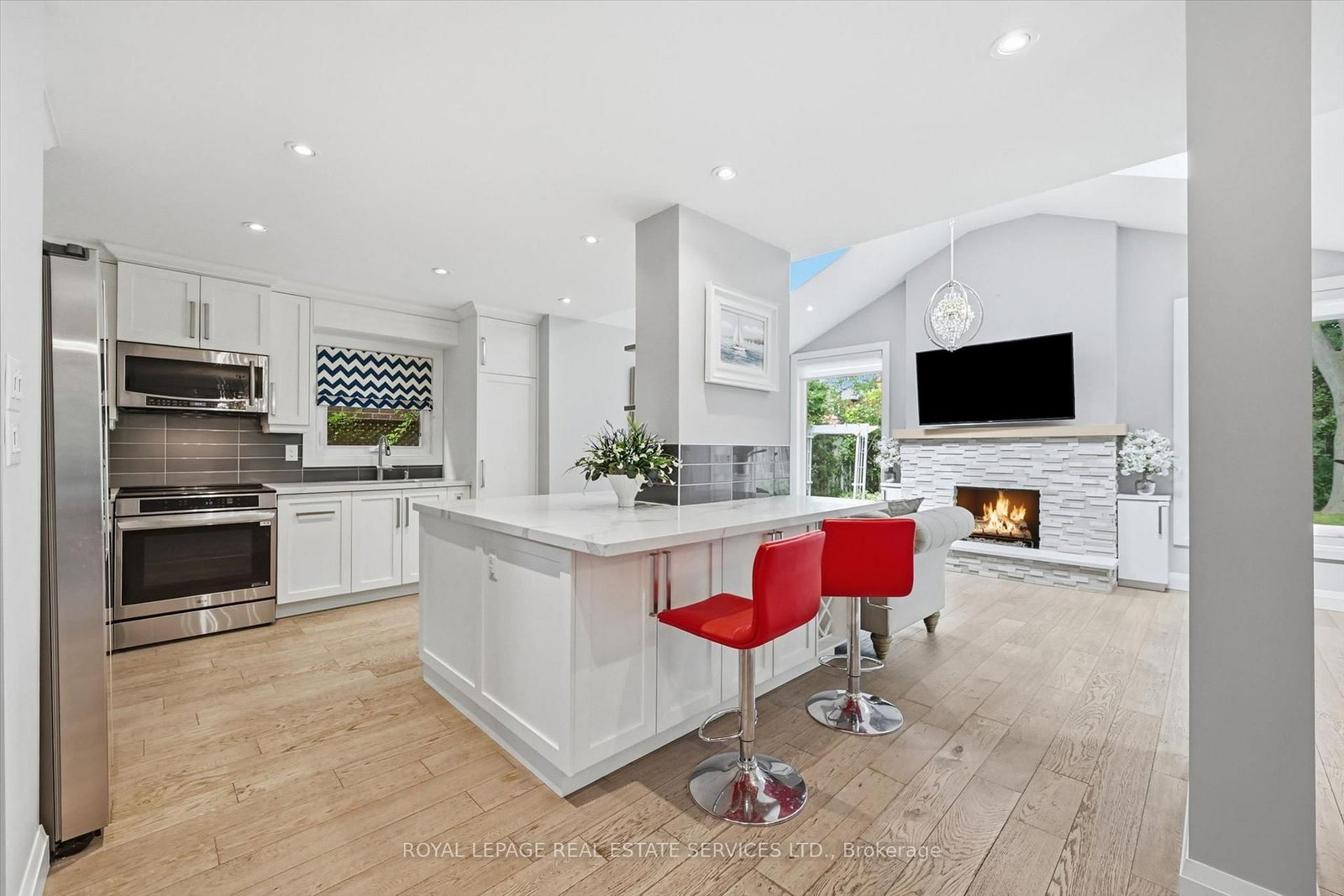 147 Speyside Drive • Oakville, ON photo 8