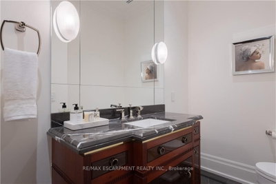 300 Randall Oakville,ON L6J 1R1 — Photo 11