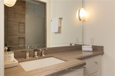 300 Randall Oakville,ON L6J 1R1 — Photo 37