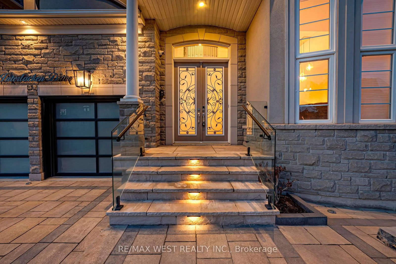 9 Interlacken Drive, Brampton, ON, photo 2