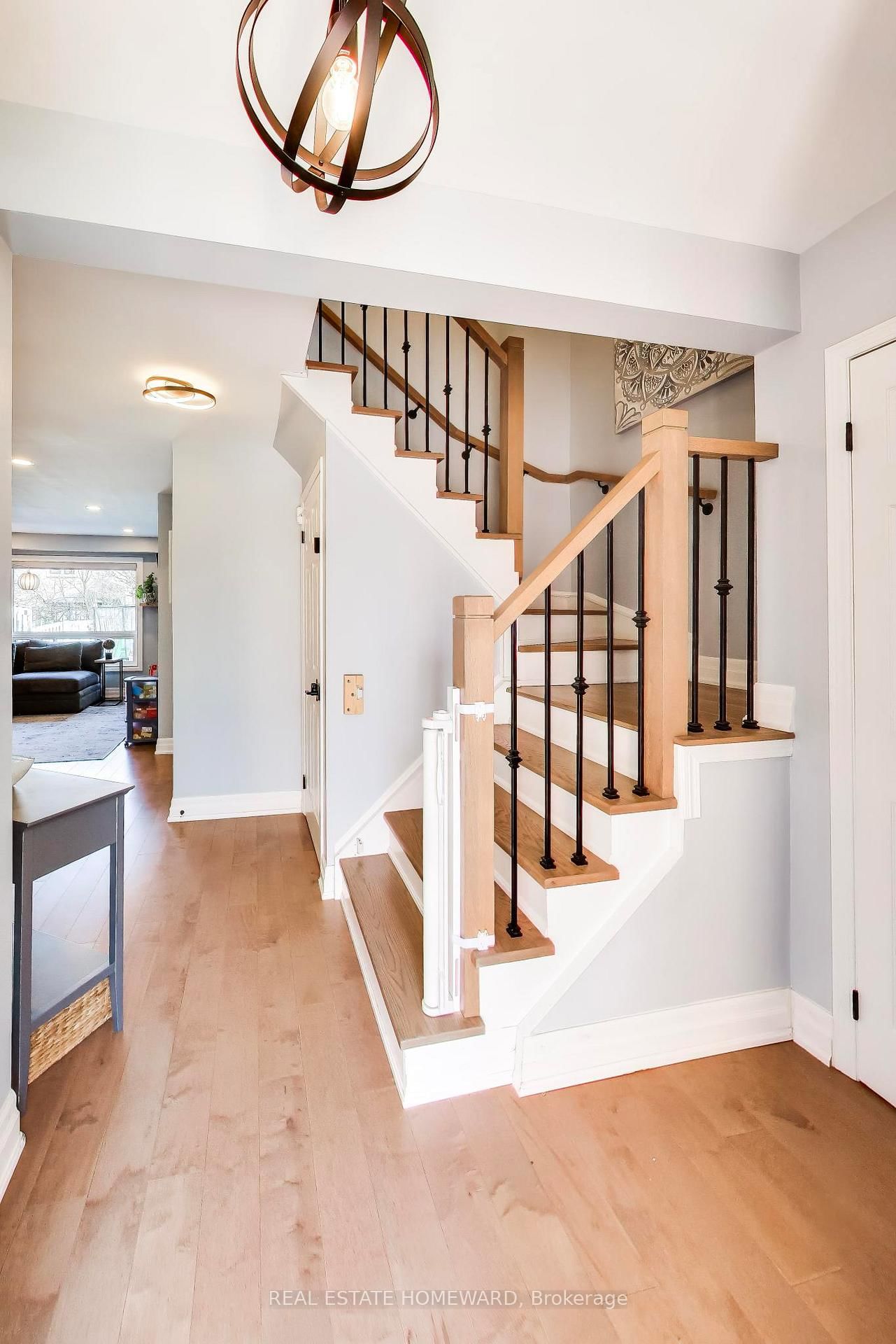 3375 Fenwick Crescent