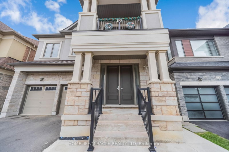 16 Lyle Way