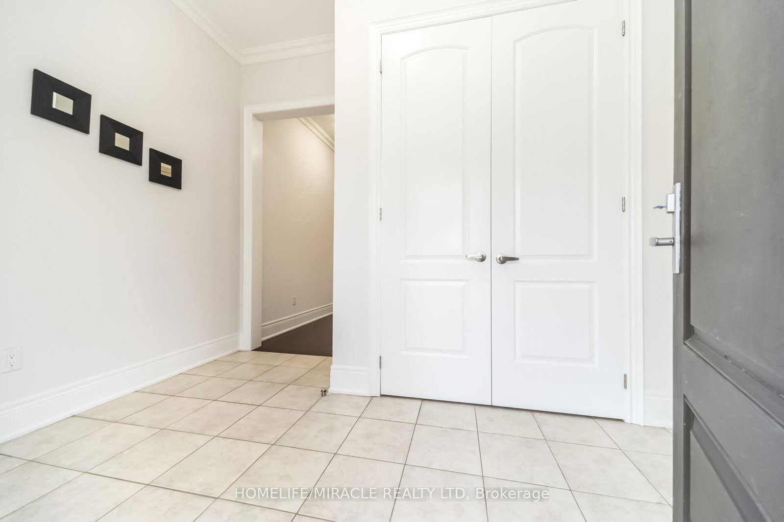 Detached House sold at 16 Lyle Way, Brampton, Ontario, L6X 5P8 - Credit Valley - MLS: W13459110