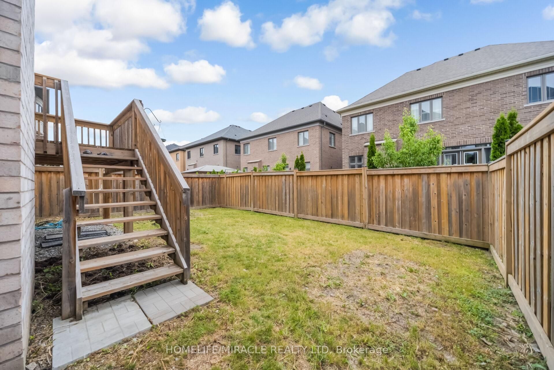 16 Lyle Way