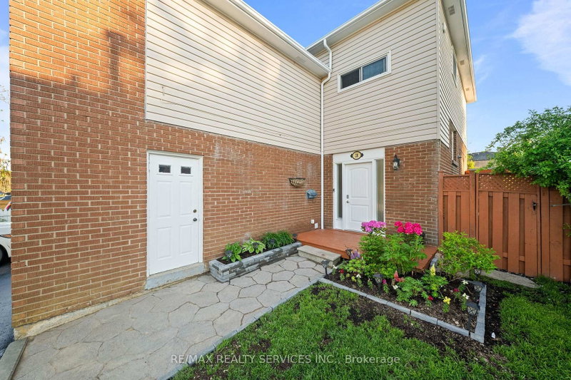 28 Kingswood Drive