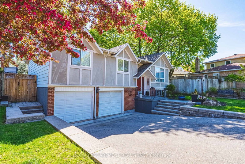 2231 Sandringham Drive