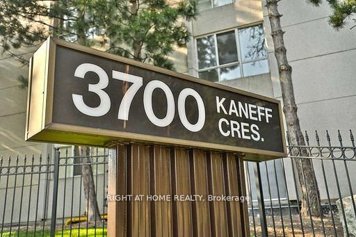 SPH8 - 3700 Kaneff Crescent
