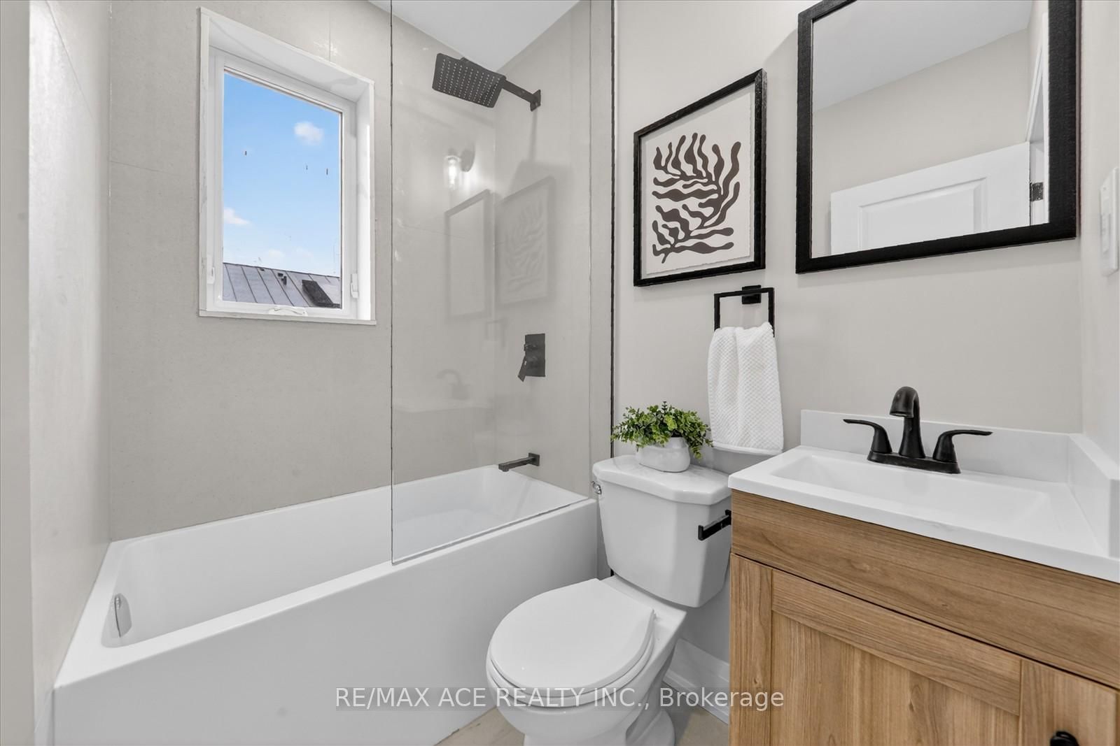 38 Pelham Avenue • Toronto, ON photo 21