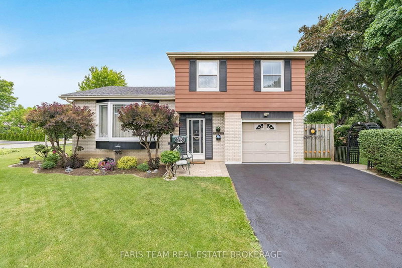 28 Bromley Crescent