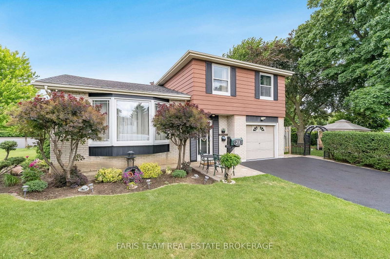28 Bromley Crescent