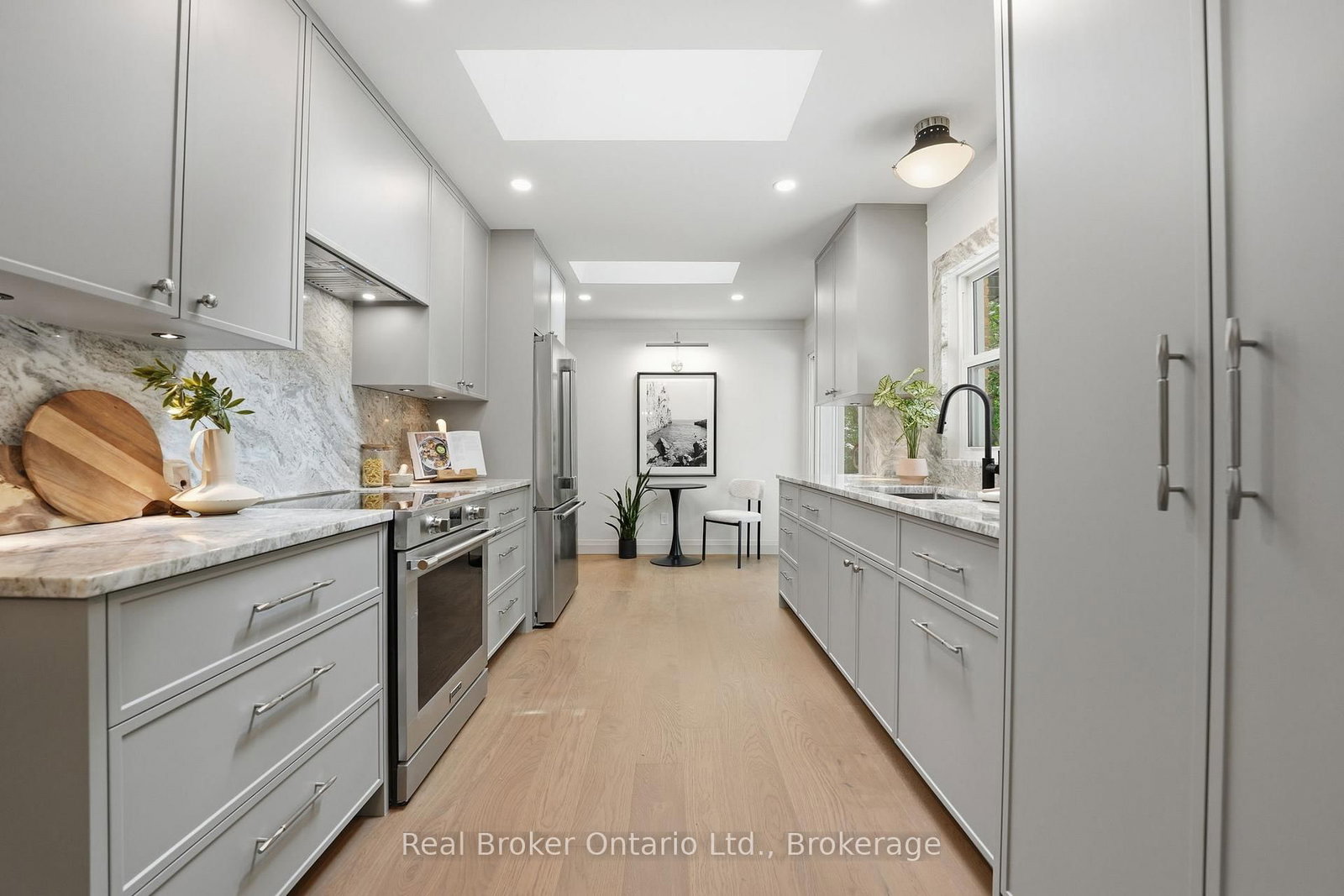 571 Leonard Court • Burlington, ON photo 14