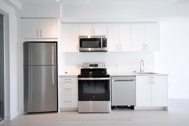 323 - 4010 Eglinton Avenue W