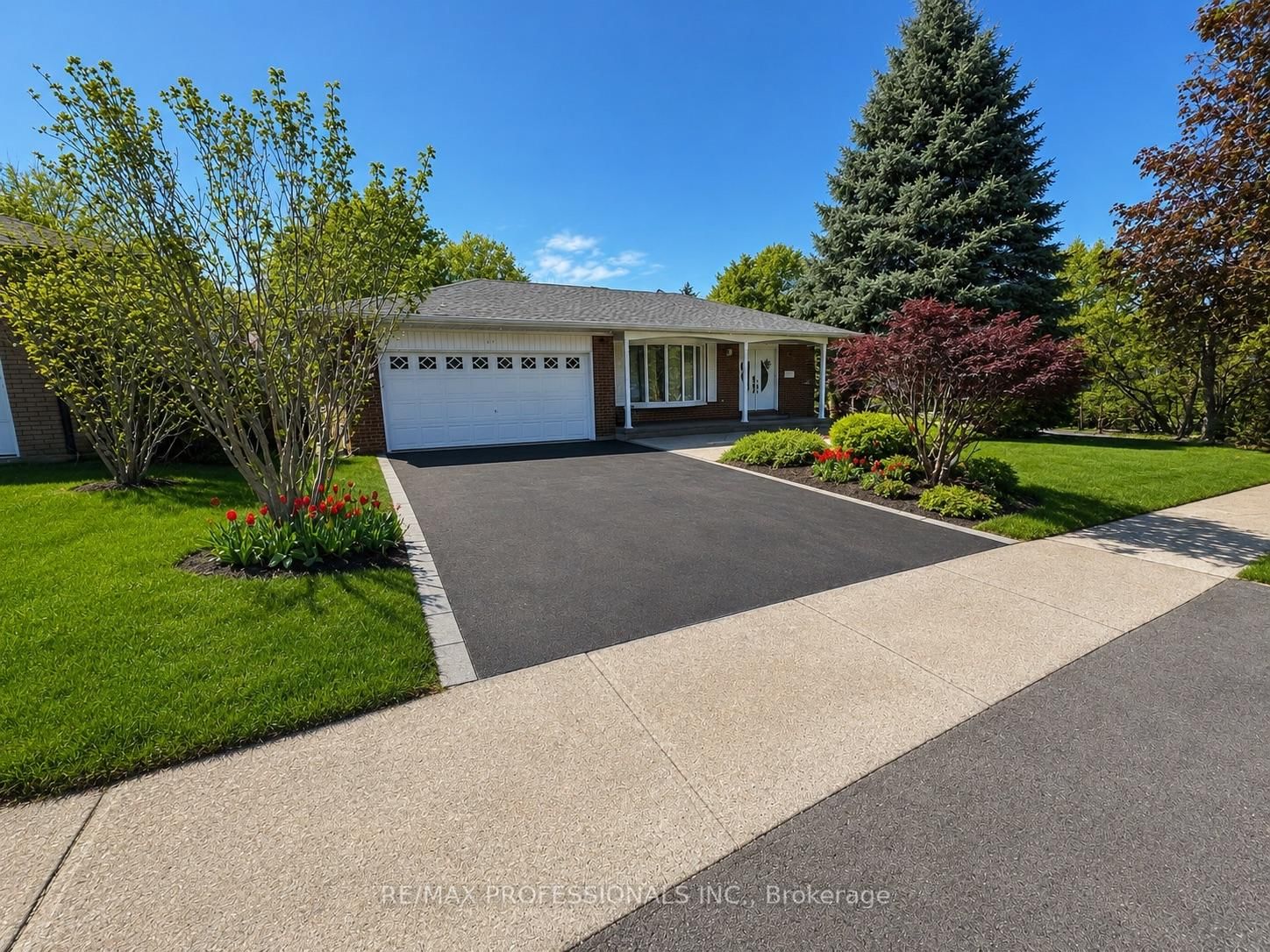 Property at 37 Sunplains