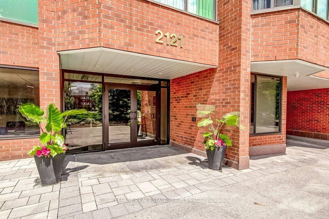 301 - 2121 Lakeshore Road