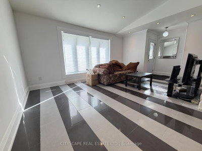 135 Bonham Mississauga,ON L5M 1C8 — Photo 9