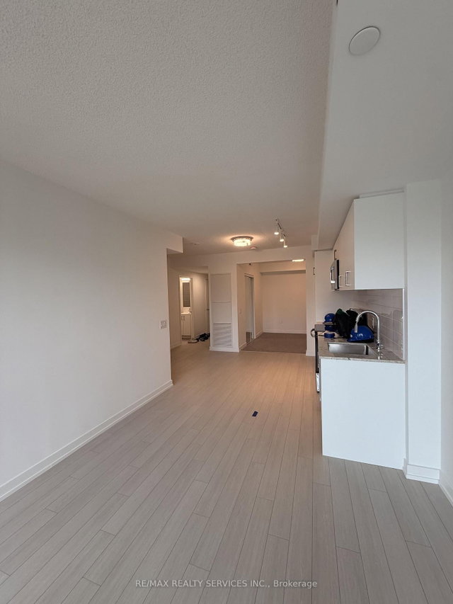 222 - 4010 Eglinton Avenue W