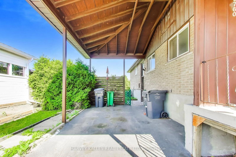 3760 Woodruff Crescent