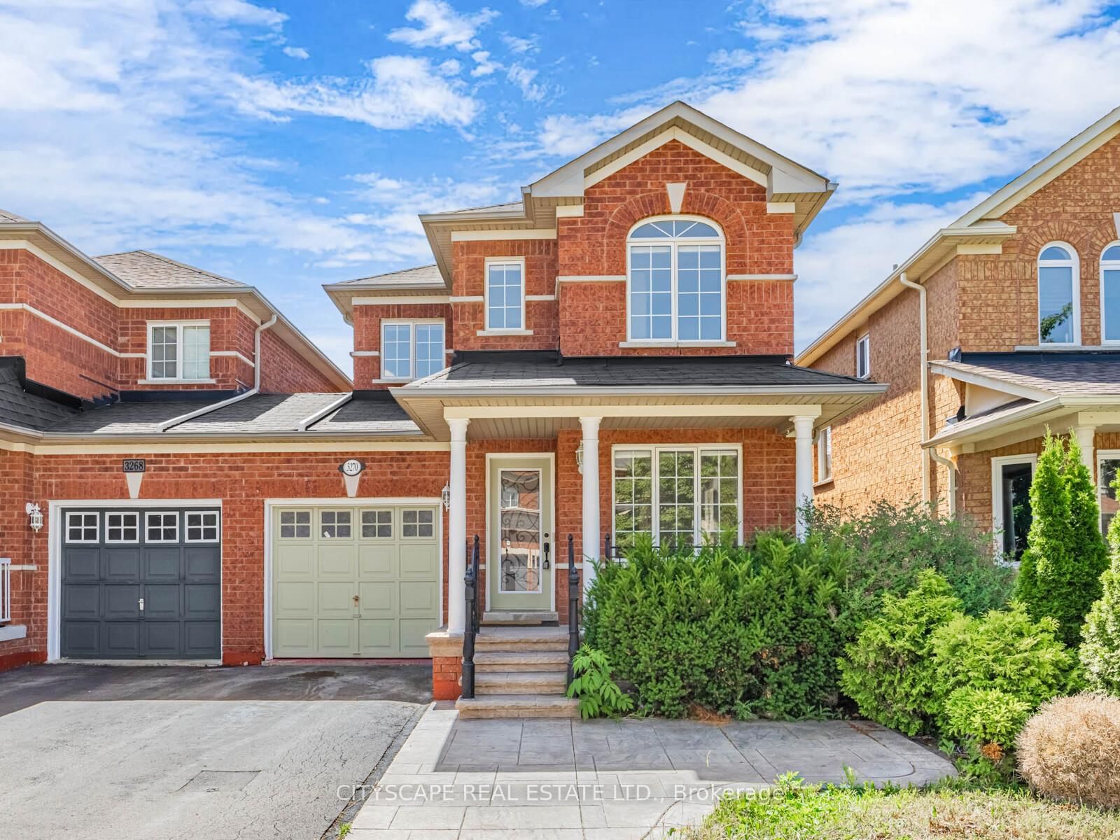 3270 Ridgeleigh Mississauga,Ontario L5M 6R9