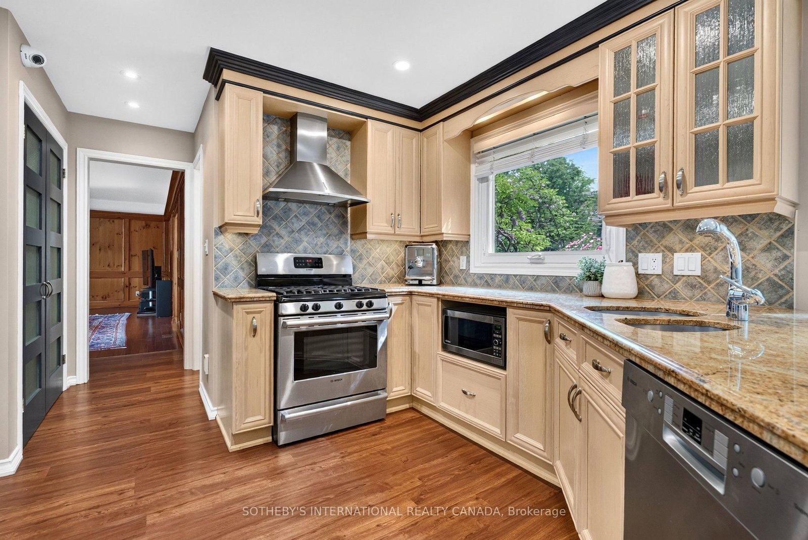 1952 Edenvale Crescent • Burlington, ON photo 12