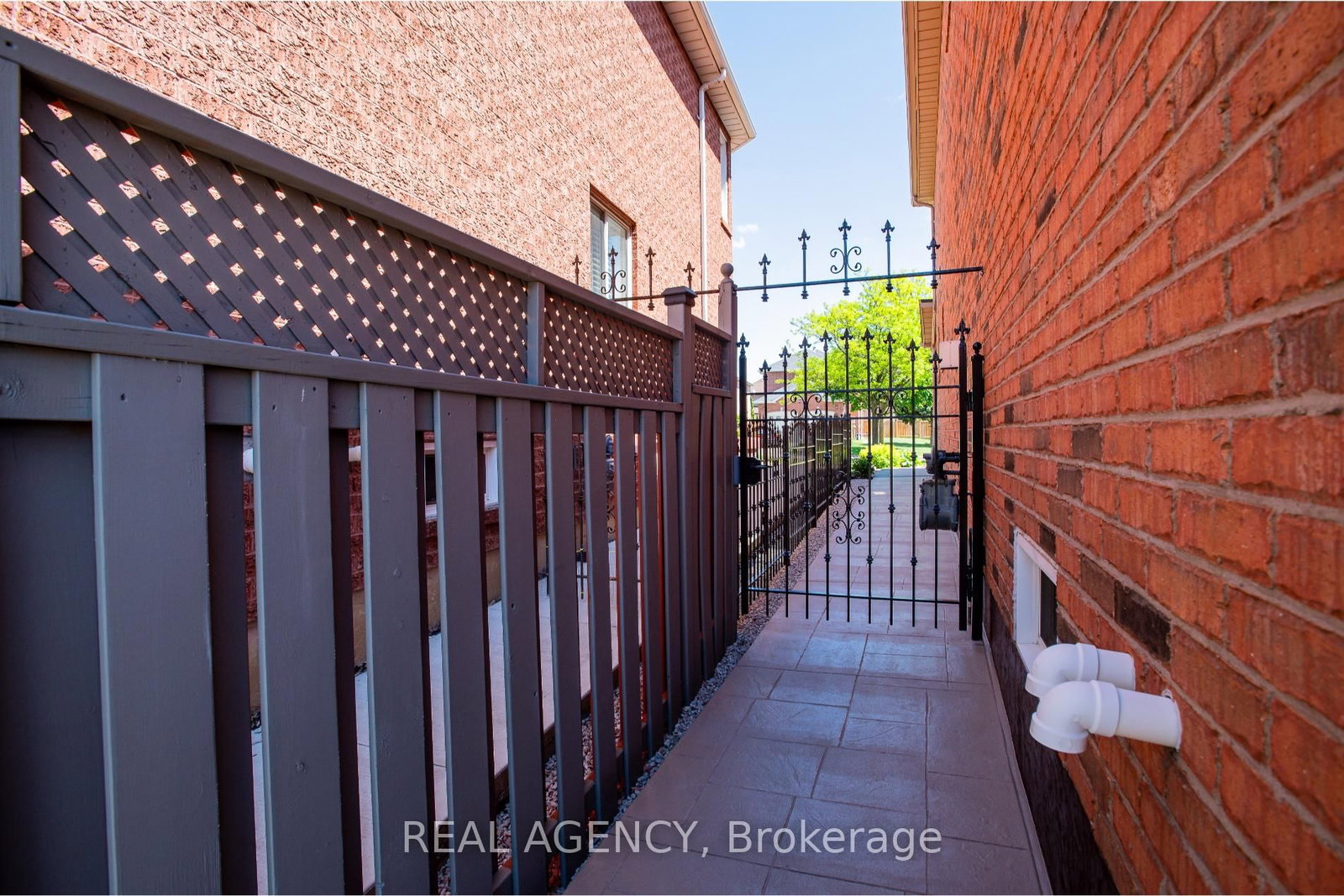 923 Blyleven Boulevard • Mississauga, ON photo 31
