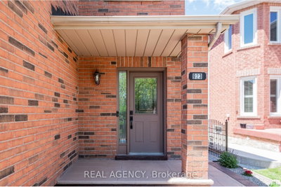 923 Blyleven Boulevard • Mississauga, ON photo 4