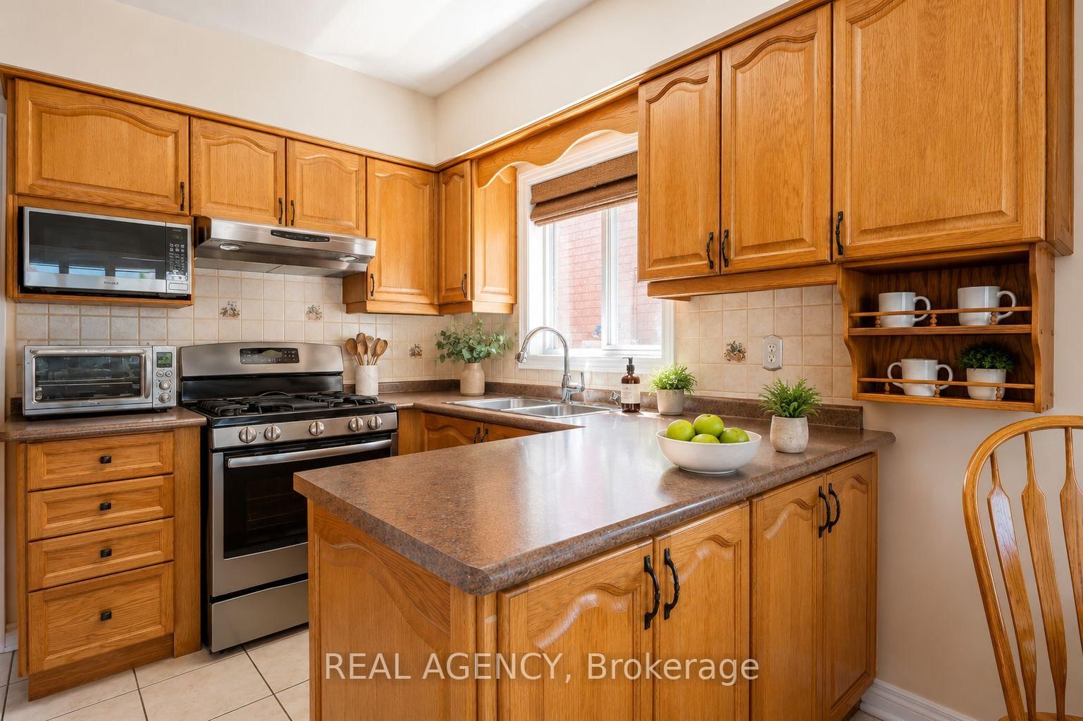 923 Blyleven Boulevard • Mississauga, ON photo 8