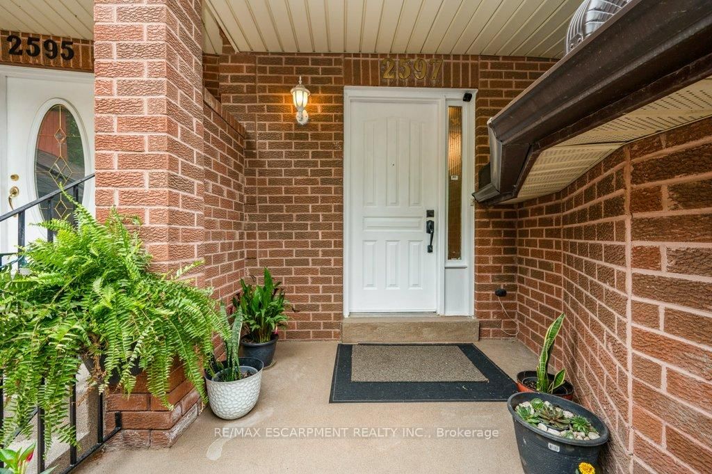 2597 Addingham Oakville,ON L6J 7K6 — Photo 2