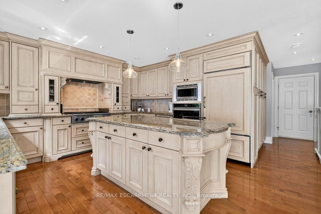 3312 Lakeland Crescent • Burlington, ON photo 11