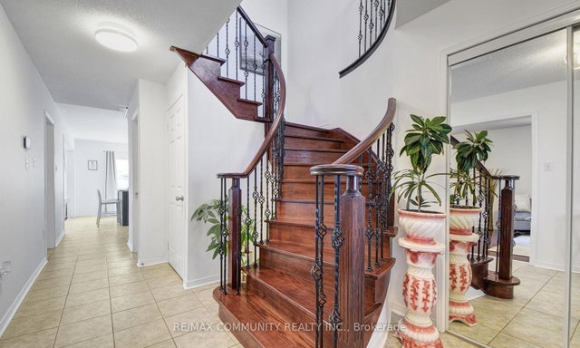 96 Mosley Crescent
