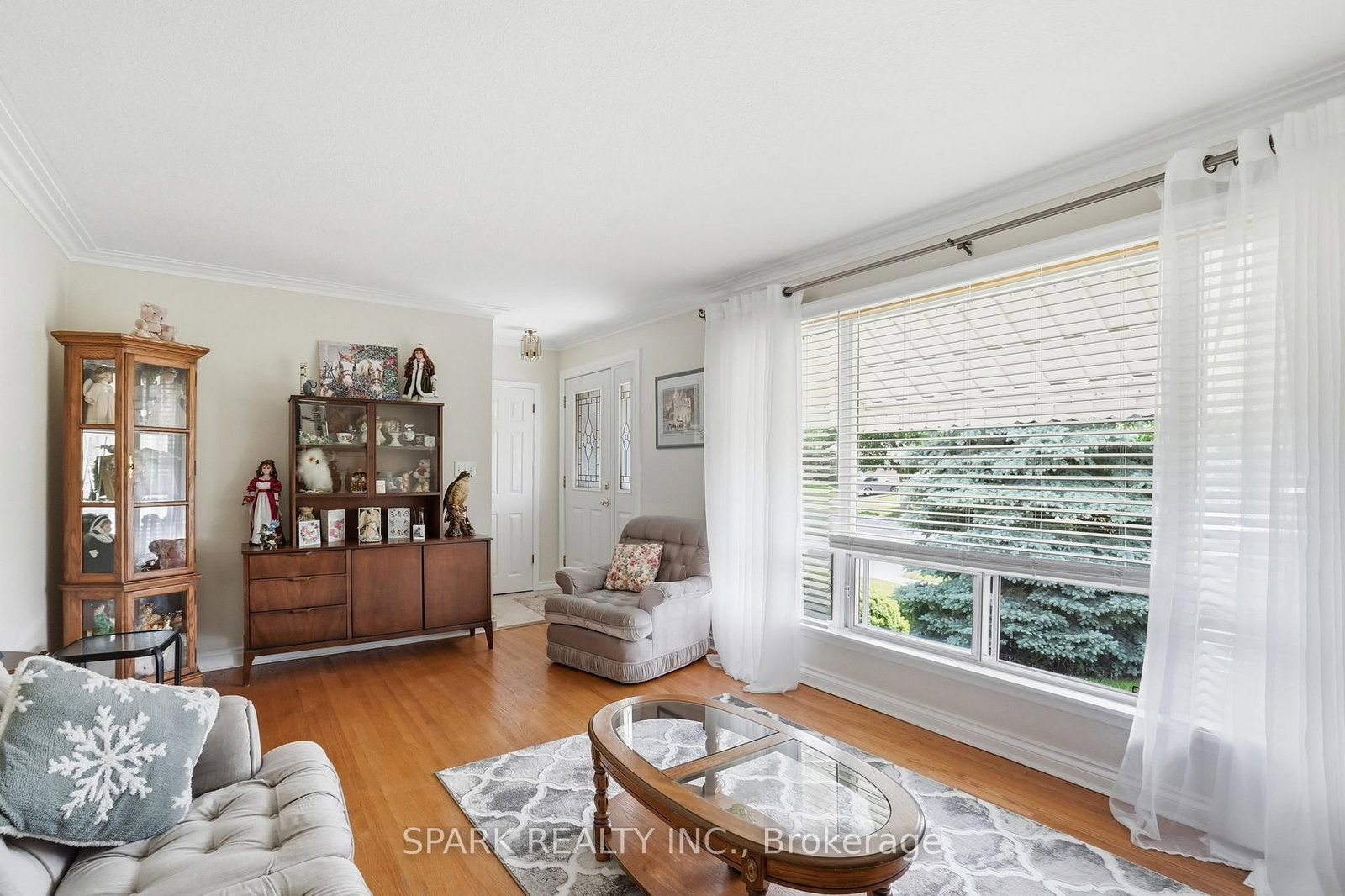 416 Delrex Boulevard • Halton Hills, ON photo 8