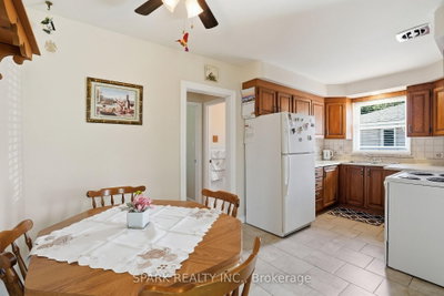 416 Delrex Boulevard • Halton Hills, ON photo 9