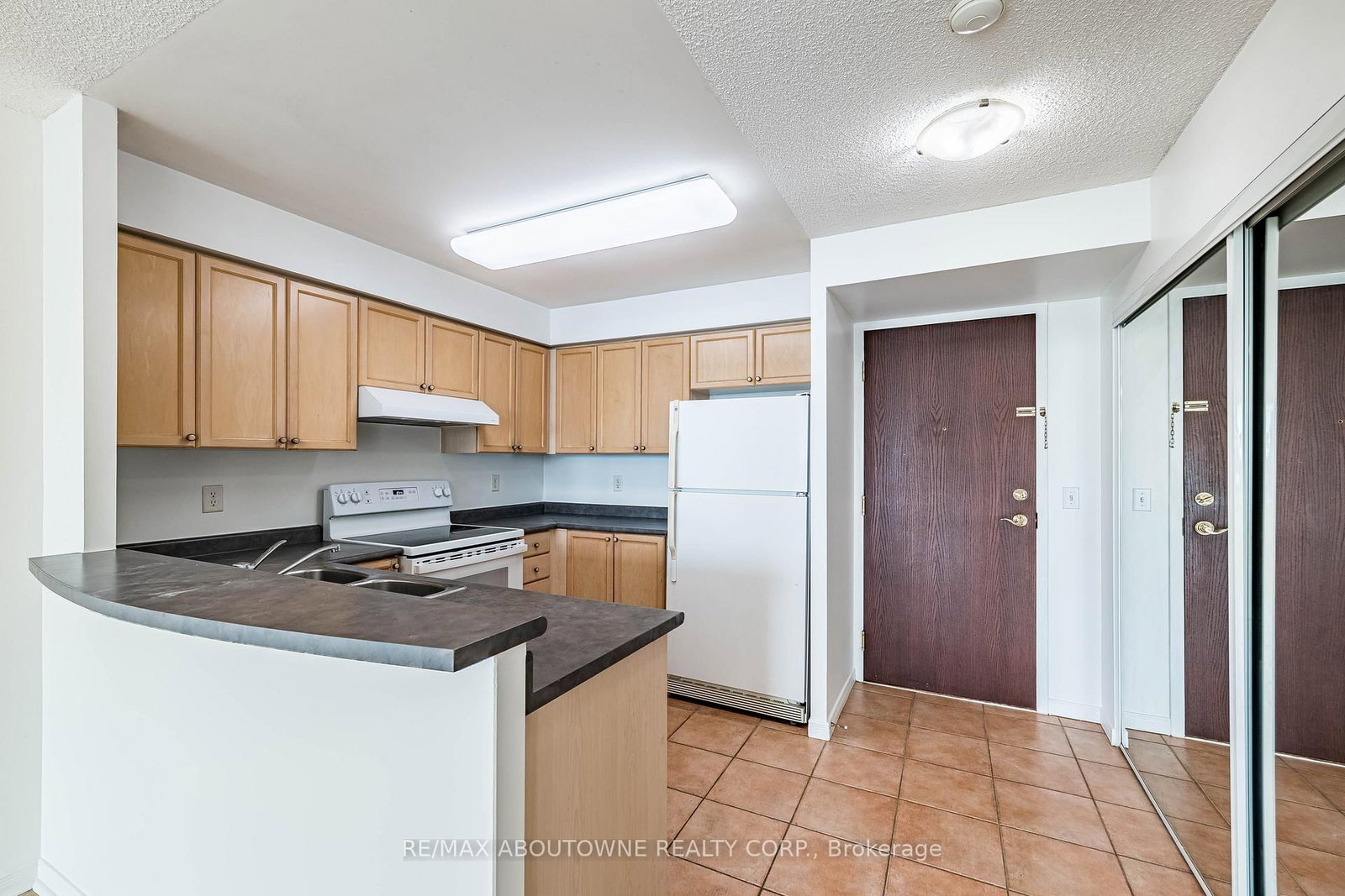2585 Erin Centre Boulevard • #1102 • Mississauga, ON photo 11