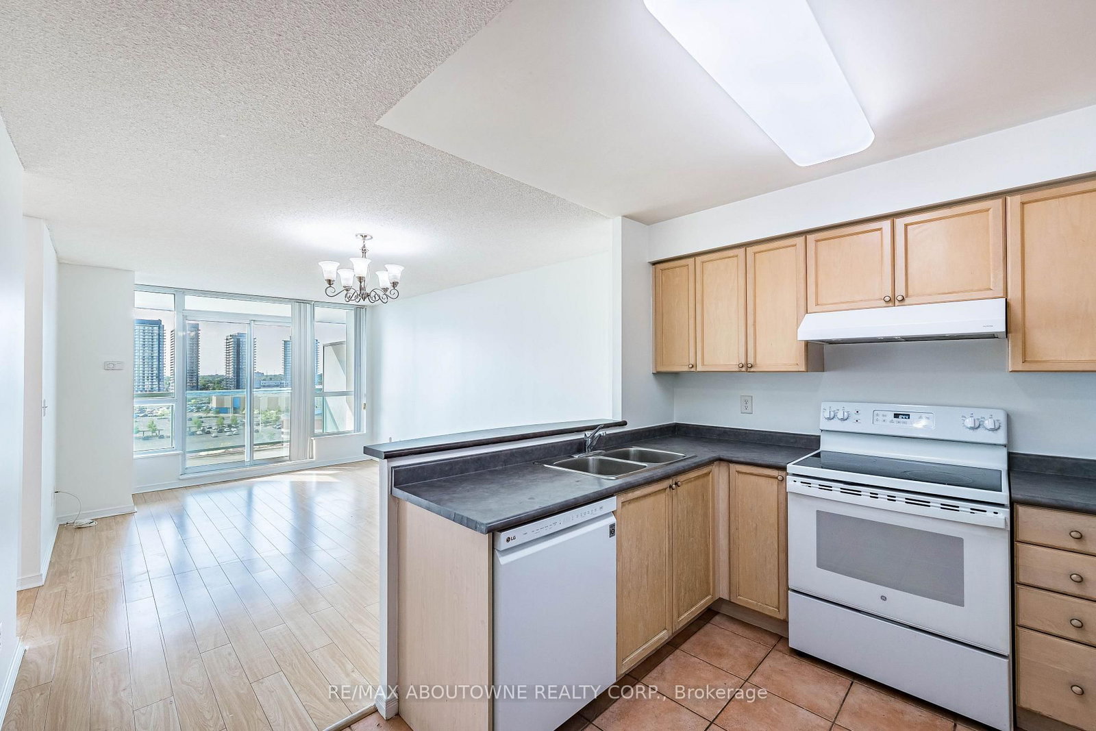 2585 Erin Centre Boulevard • #1102 • Mississauga, ON photo 12