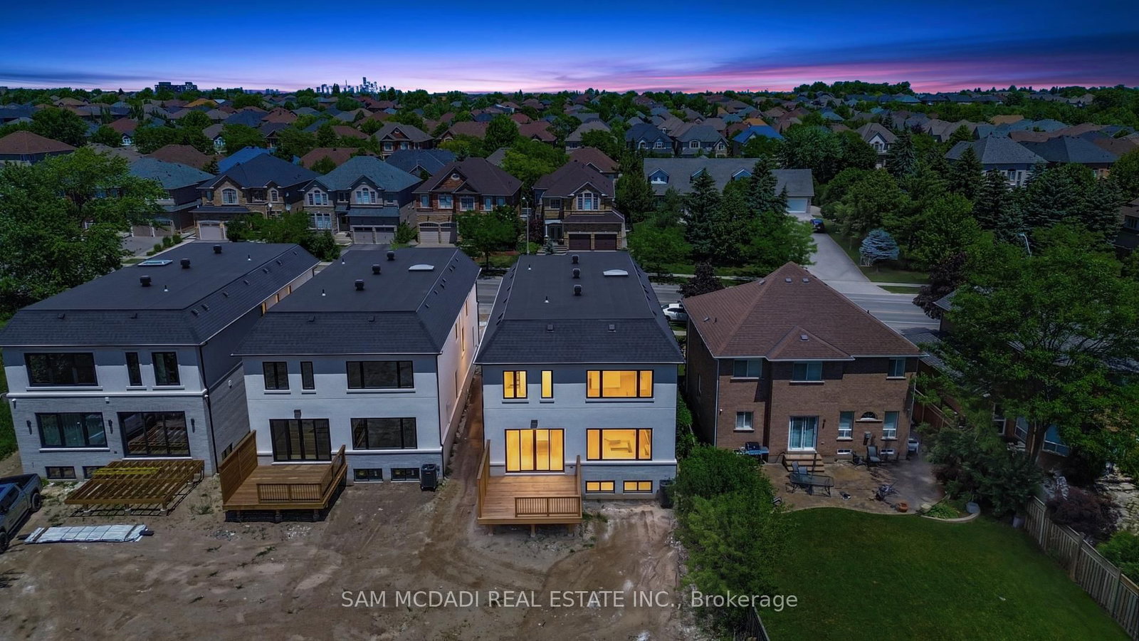 2350 Eighth Line • Oakville, ON photo 47
