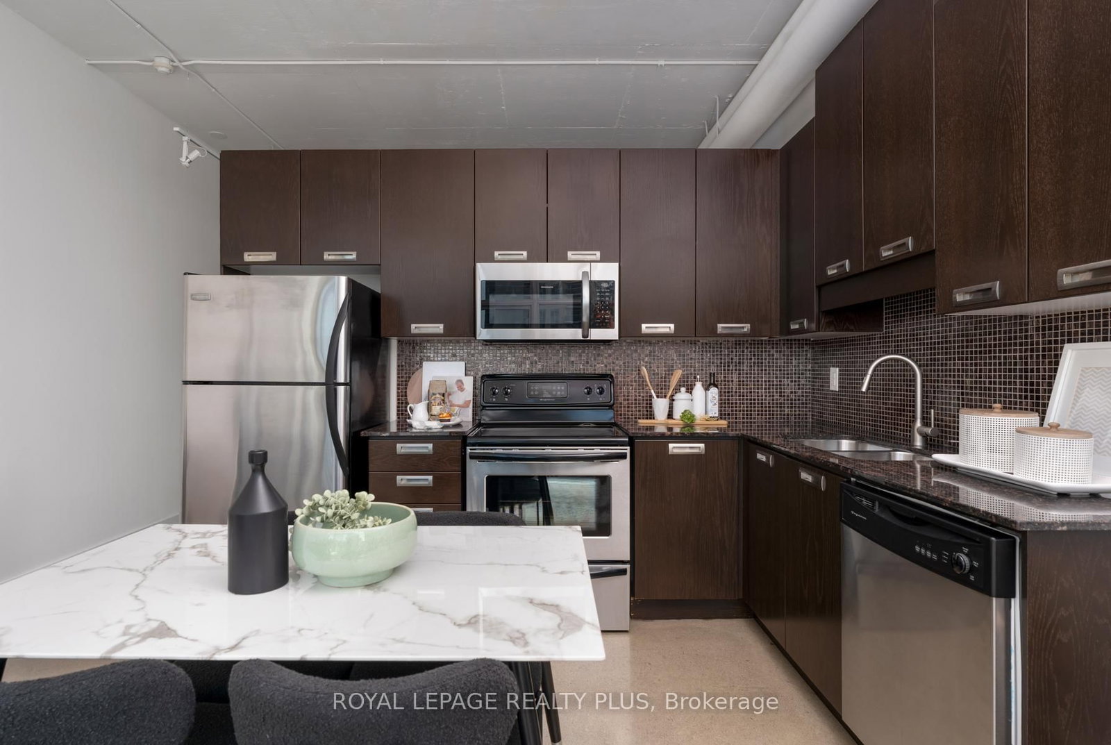 2 Fieldway Road • #1016 • Toronto, ON photo 10