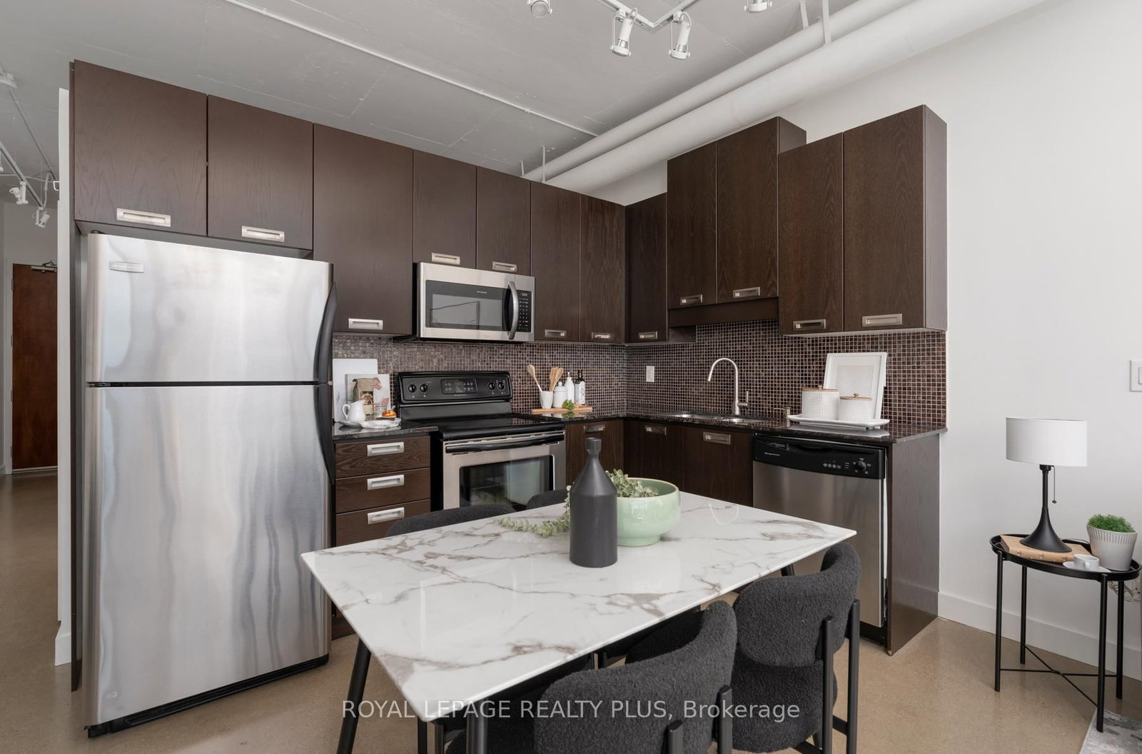 2 Fieldway Road • #1016 • Toronto, ON photo 9